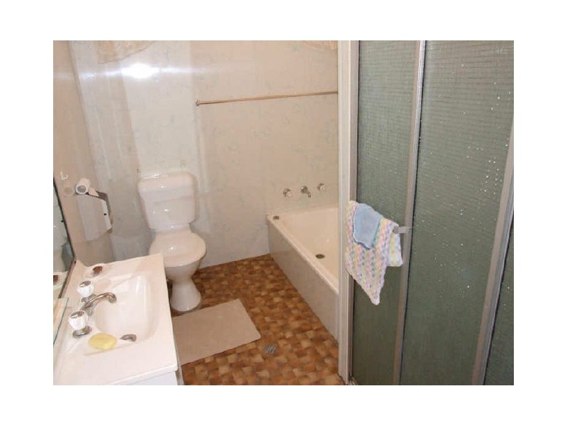 4 Parbery Crescent, Bega NSW 2550