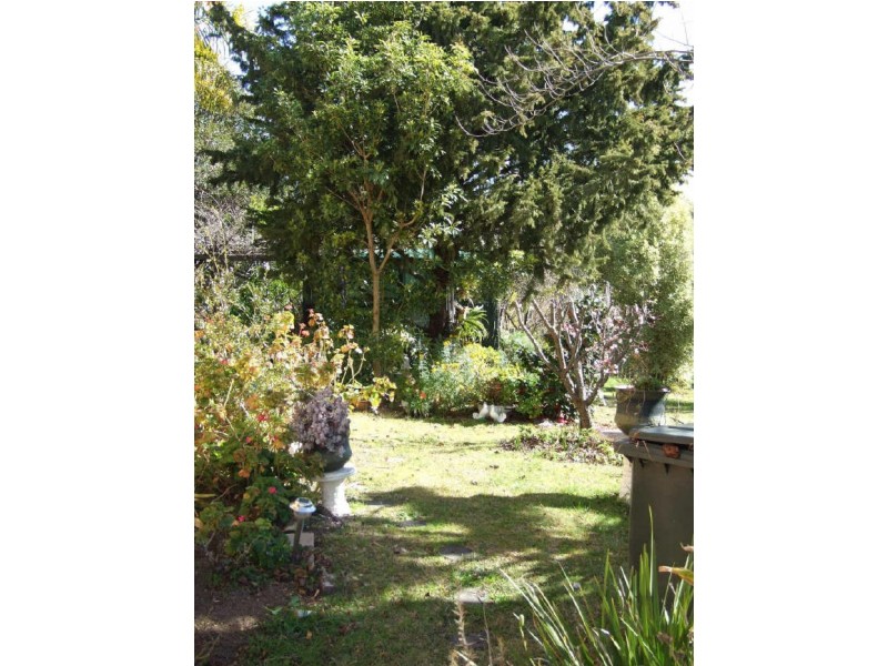 4 Parbery Crescent, Bega NSW 2550