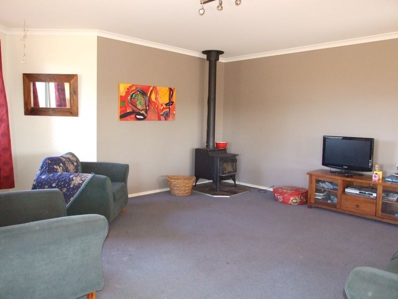 9 Bridle Place, Bega NSW 2550