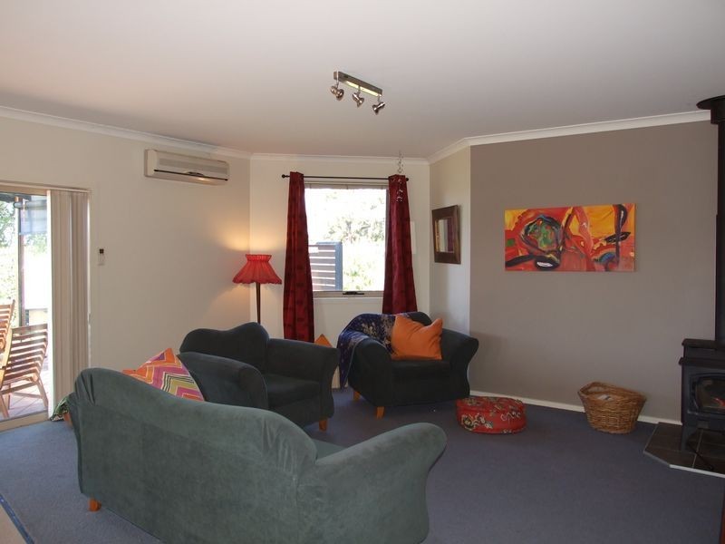 9 Bridle Place, Bega NSW 2550