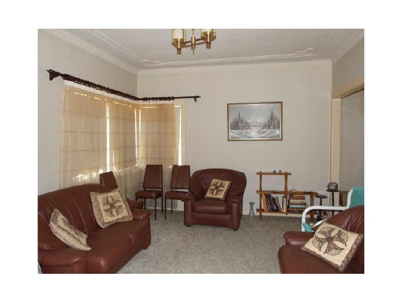 29 Eden Street, Bega NSW 2550