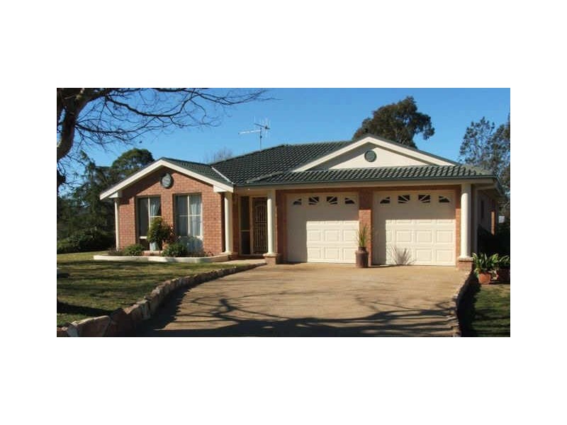 4 Valley Street, Bega NSW 2550