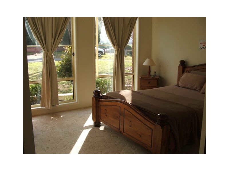 4 Valley Street, Bega NSW 2550