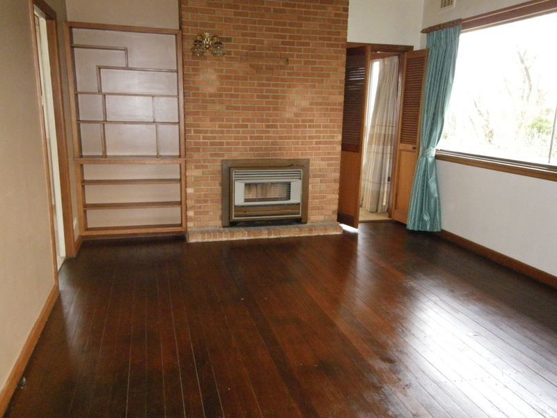 5 Dowling Street, Bega NSW 2550