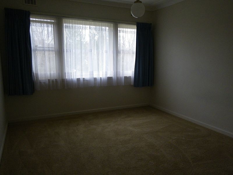 5 Dowling Street, Bega NSW 2550