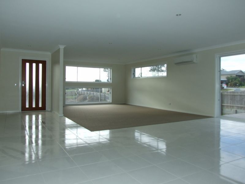 15 Koma Circuit, Bega NSW 2550