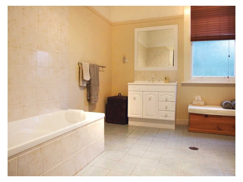 121 East Street, Bega NSW 2550