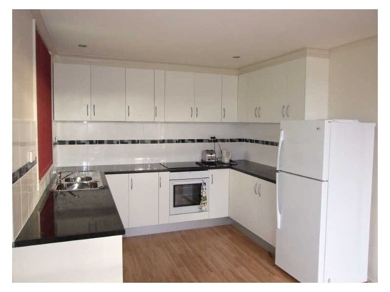 8 Laws Drive, Bega NSW 2550