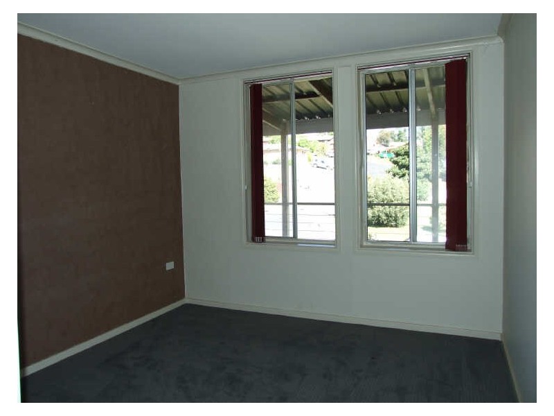 8 Laws Drive, Bega NSW 2550