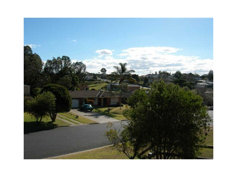 8 Laws Drive, Bega NSW 2550