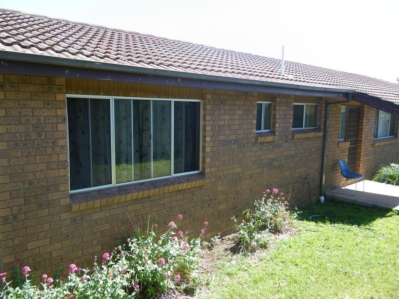 14 Laws Drive, Bega NSW 2550