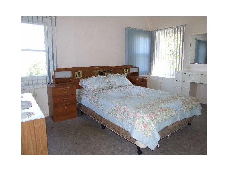 6 Belmore Street, Bega NSW 2550