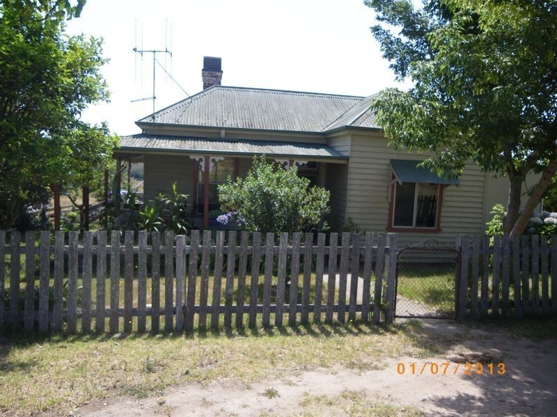 Farm House Parrabel Street, Bega NSW 2550