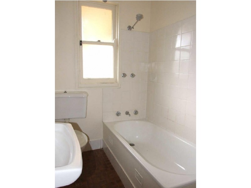 47 Howard Avenue, Bega NSW 2550