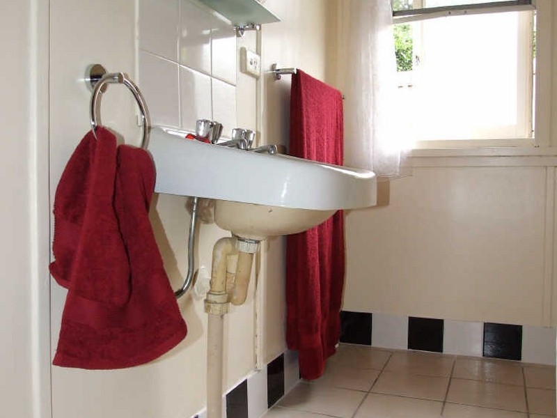 27 Girraween Crescent, Bega NSW 2550