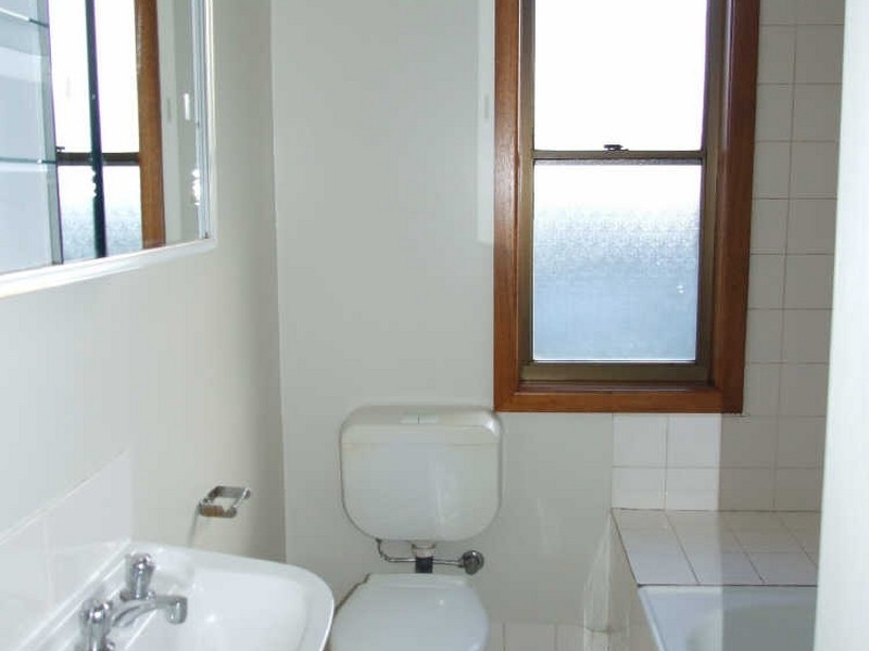 31 Glebe Avenue, Bega NSW 2550