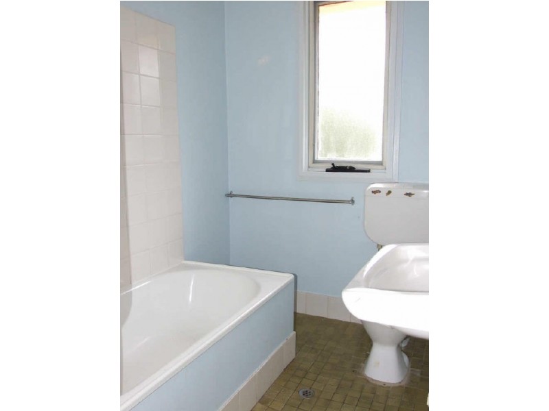 49 Howard Avenue, Bega NSW 2550