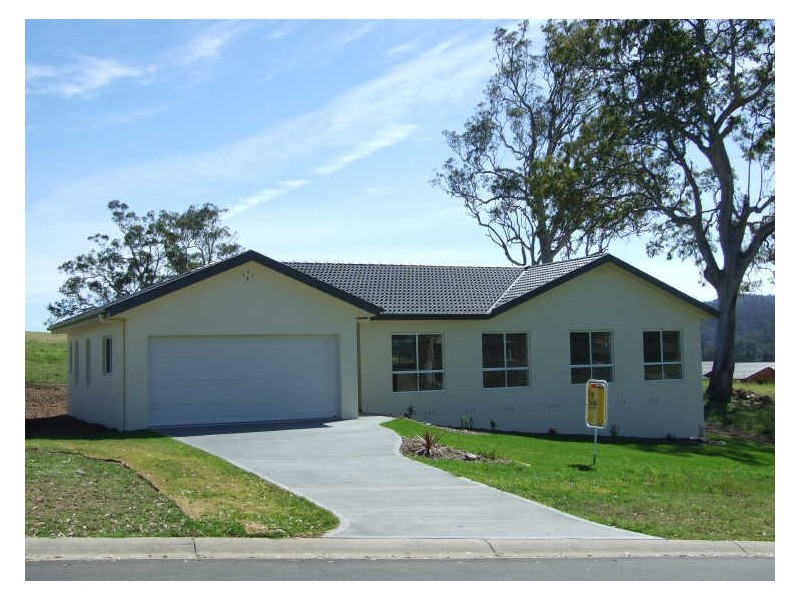 11 Glen Mia Drive, Bega NSW 2550