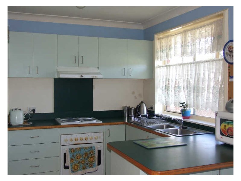 8 Manning Street, Bega NSW 2550