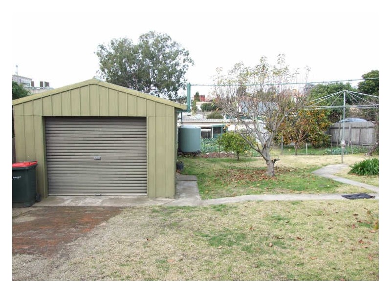 24 Peden Street, Bega NSW 2550