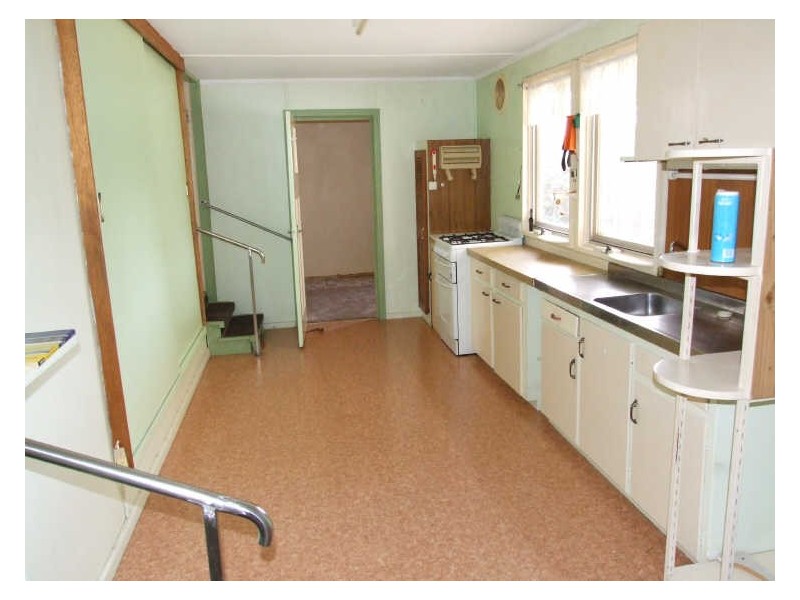 24 Peden Street, Bega NSW 2550