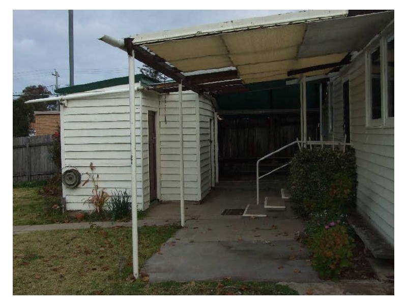 24 Peden Street, Bega NSW 2550