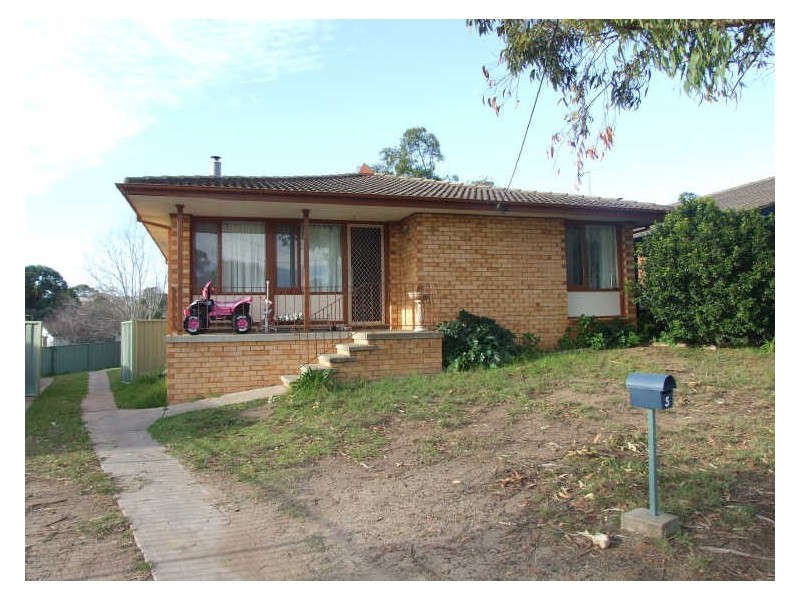 5 Kielpa Place, Bega NSW 2550
