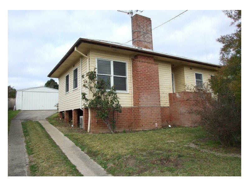 84 Ravenswood Street, Bega NSW 2550