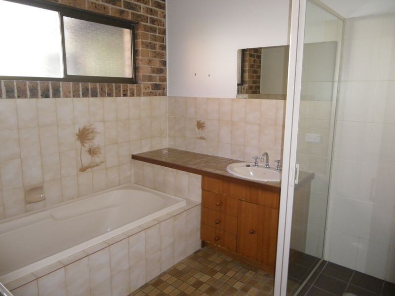 98 East Street, Bega NSW 2550