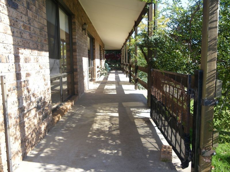 98 East Street, Bega NSW 2550