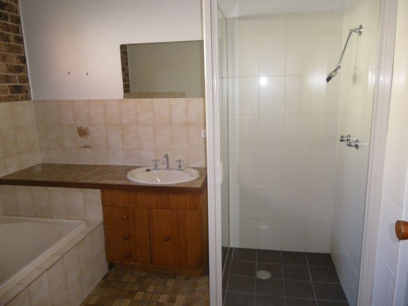 98 East Street, Bega NSW 2550