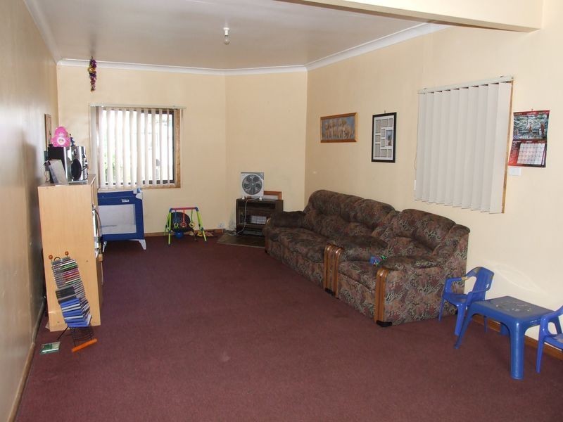 13 Gordon Street, Bega NSW 2550