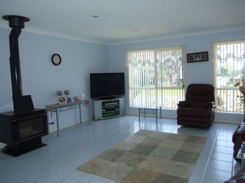 8 Cabarita Lane, Bega NSW 2550