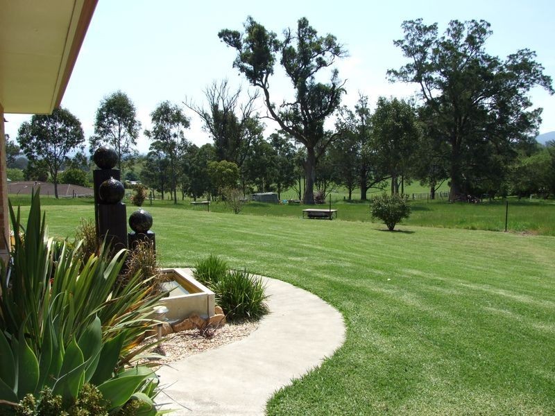 8 Cabarita Lane, Bega NSW 2550