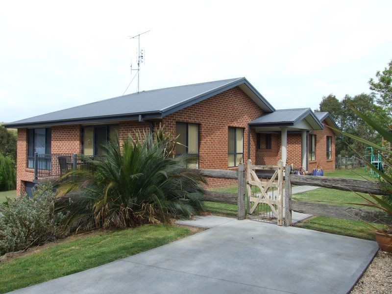 10 Redgum Close, Bega NSW 2550