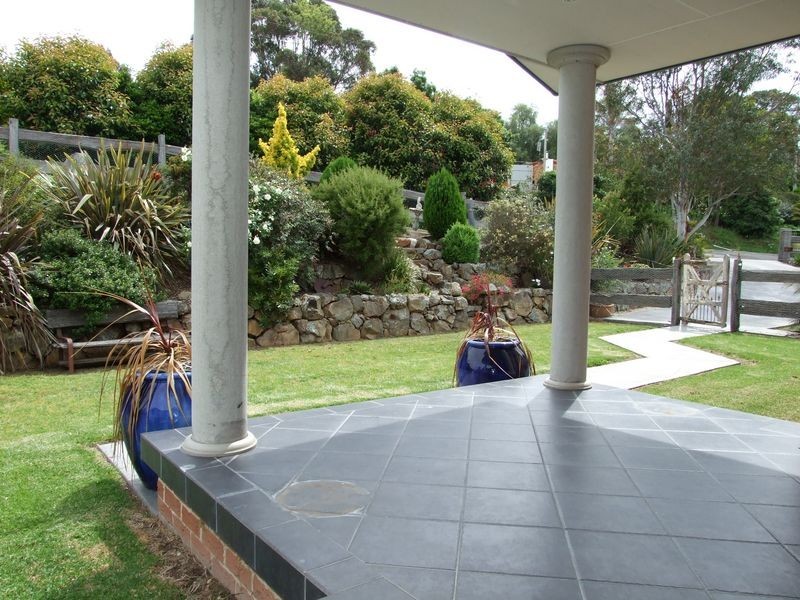 10 Redgum Close, Bega NSW 2550