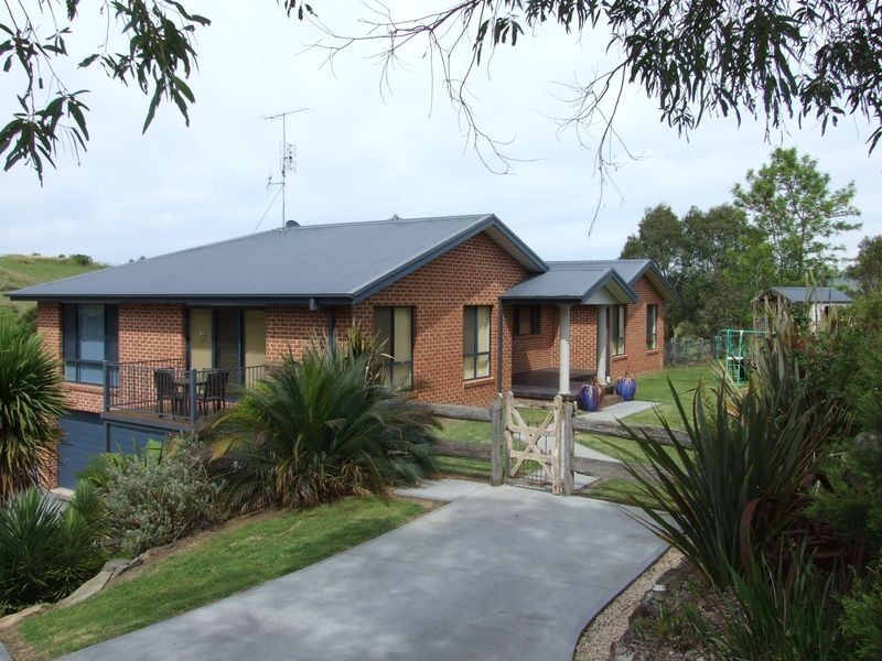 10 Redgum Close, Bega NSW 2550