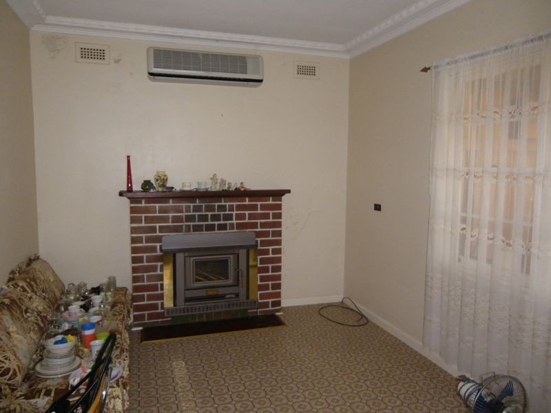 11 Wallace Street, Bega NSW 2550