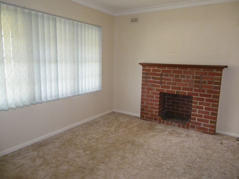 11 Wallace Street, Bega NSW 2550