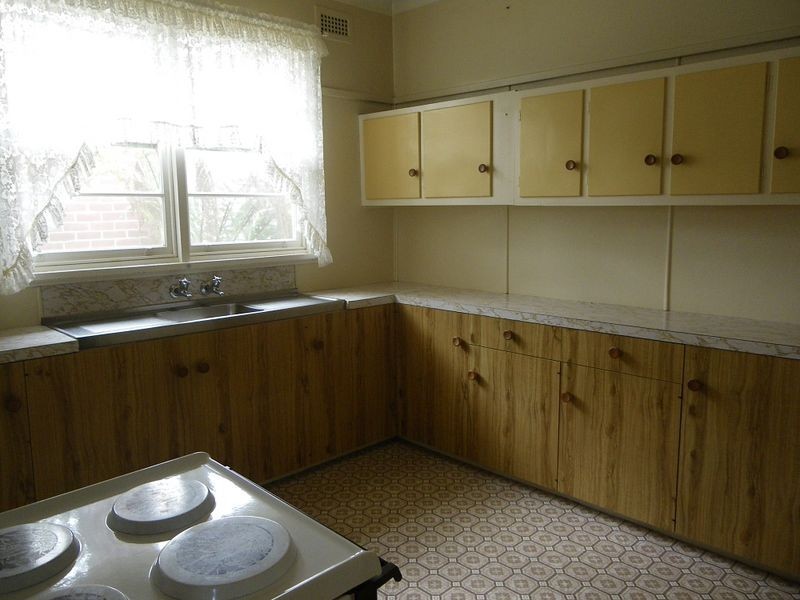 11 Wallace Street, Bega NSW 2550