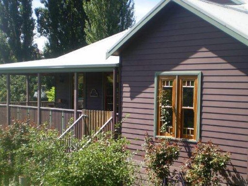 10 Fairview Street, Bega NSW 2550