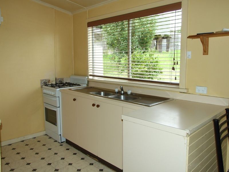 6 Phillip Street, Wolumla NSW 2550