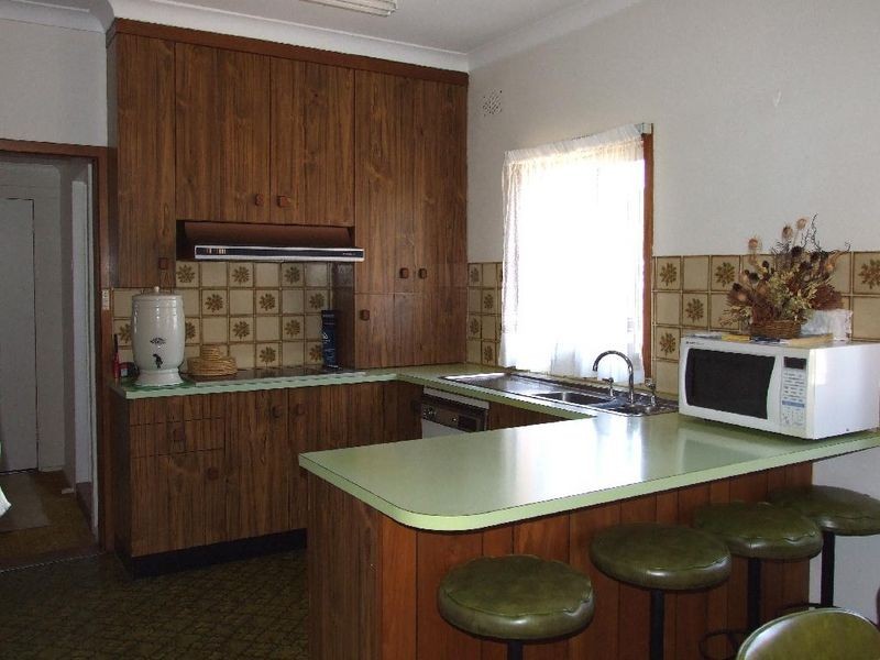 80 Meringo Street, Bega NSW 2550