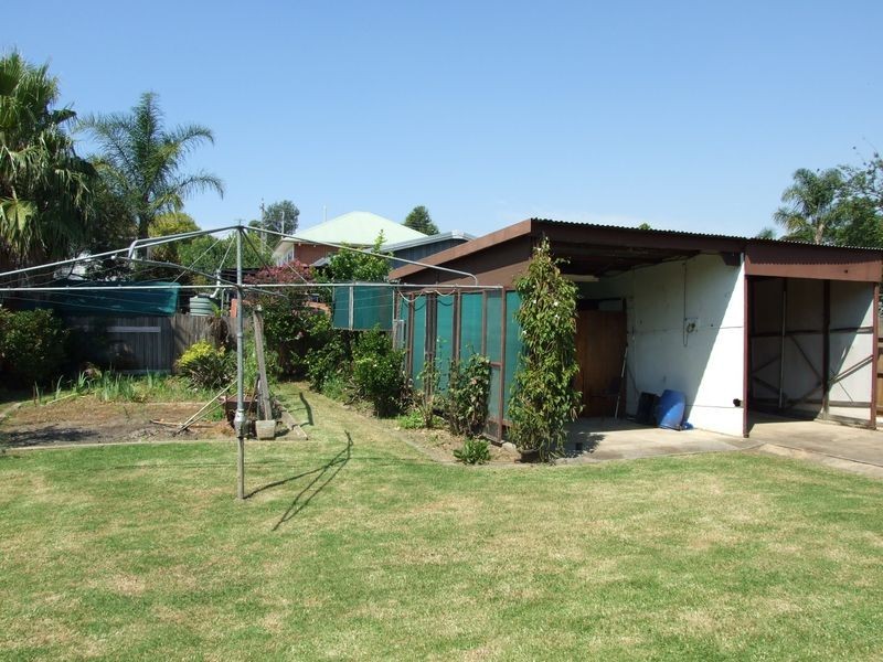 80 Meringo Street, Bega NSW 2550