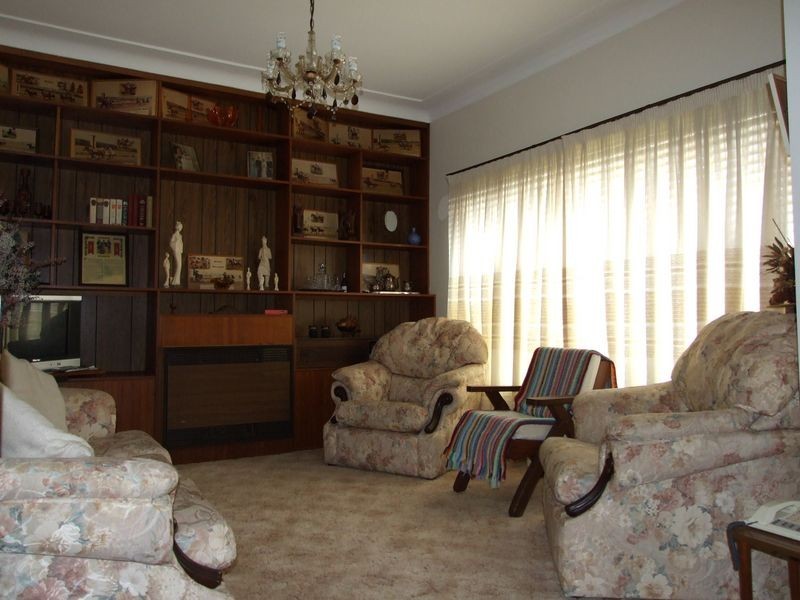 80 Meringo Street, Bega NSW 2550