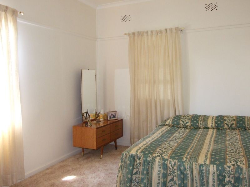 80 Meringo Street, Bega NSW 2550