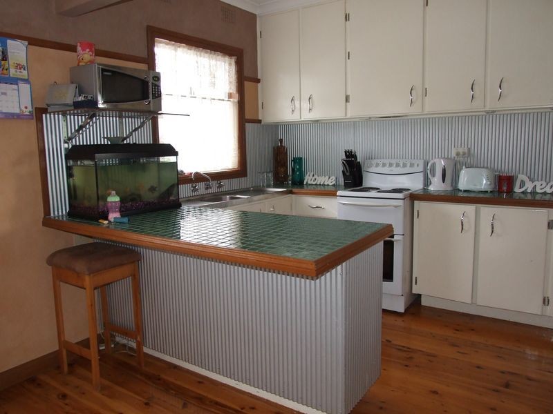 17 Norman Avenue, Bega NSW 2550