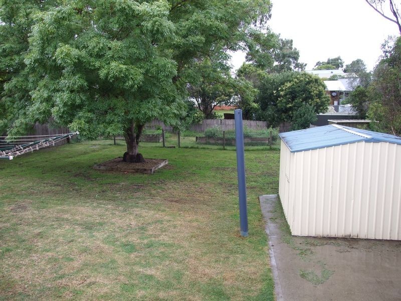17 Norman Avenue, Bega NSW 2550