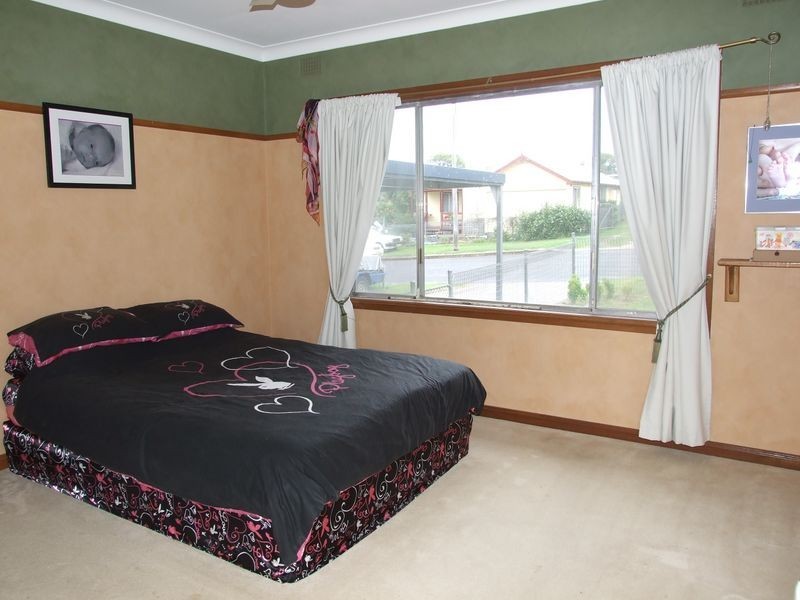 17 Norman Avenue, Bega NSW 2550