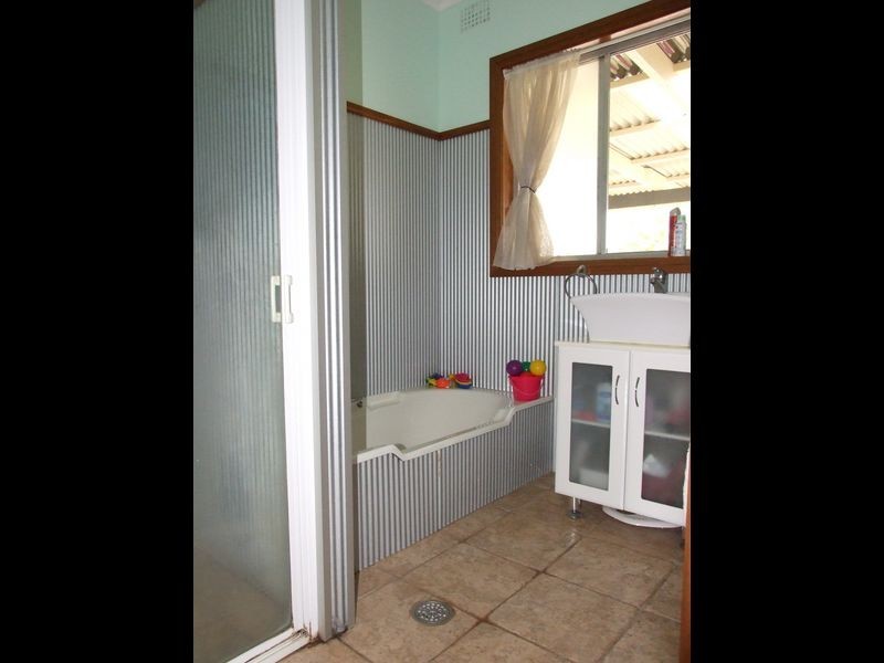 17 Norman Avenue, Bega NSW 2550